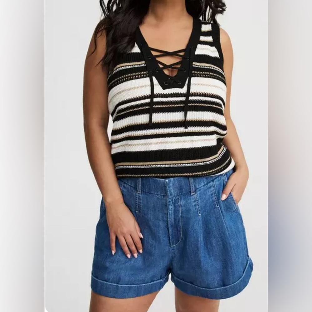 NWT - Torrid - Striped Lace-up Sleeveless Top Size 2 (18-20)